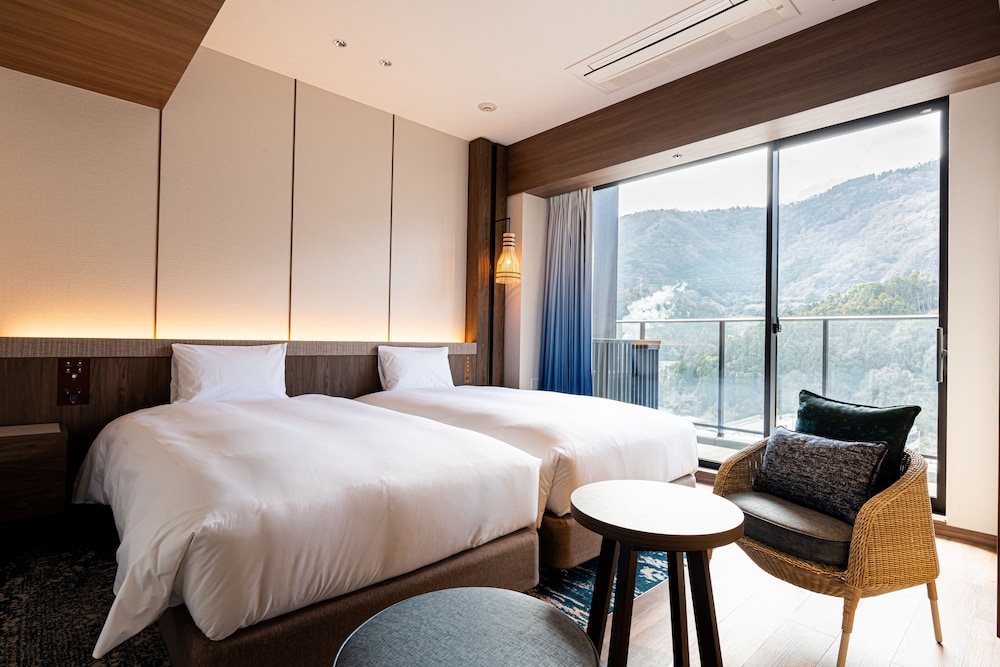 Standard, Twin Beds, Mountain View, Dining Area, Terrace