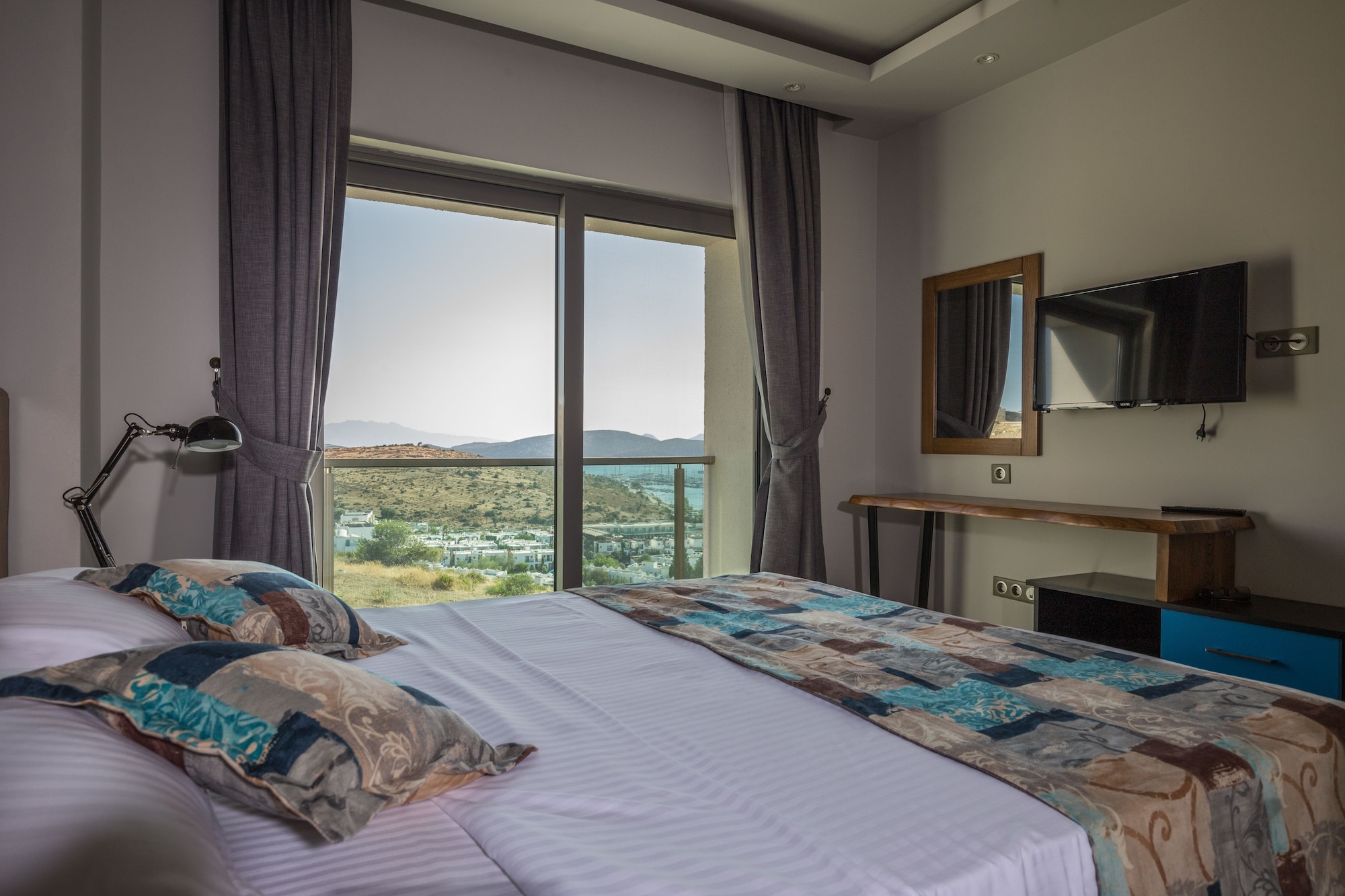 2 BEDROOMS, LANAI, FAMILY, APARTMENT, SEA VIEW