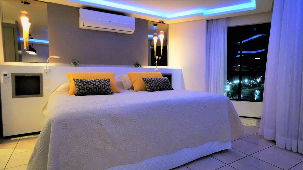 Iate Plaza Hotel 12/50