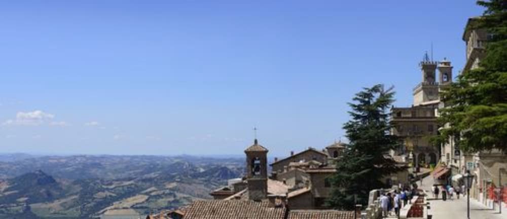 Hotel Titano 48/54