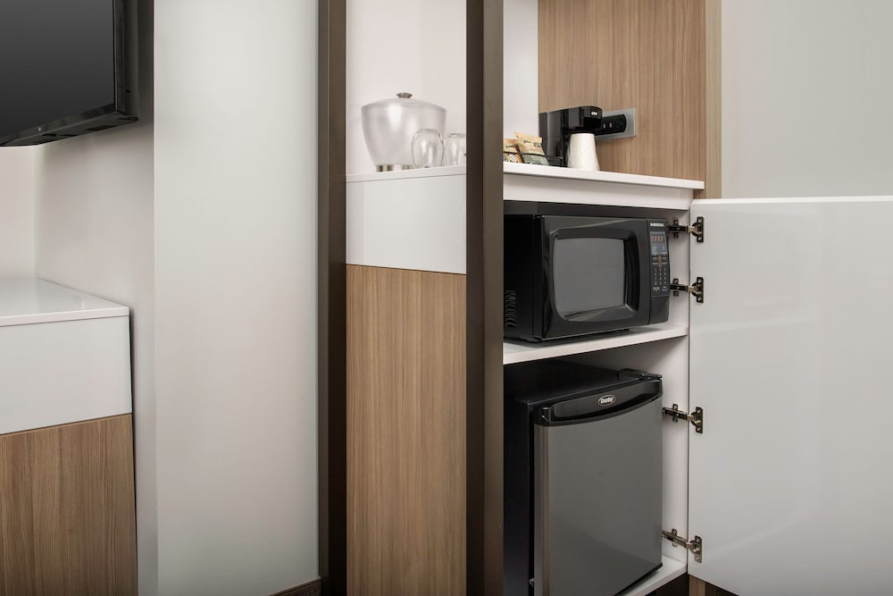SpringHill Suites by Marriott Cincinnati Mason 28/37