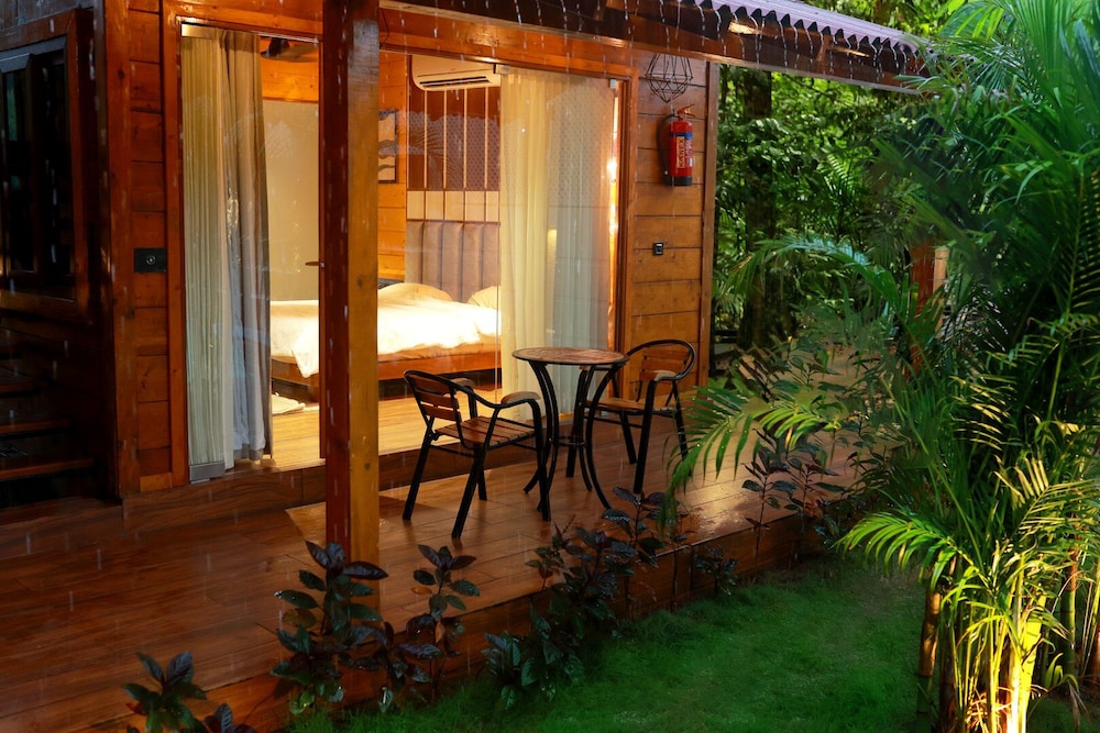Wooden ECR Sea Resort 57/59