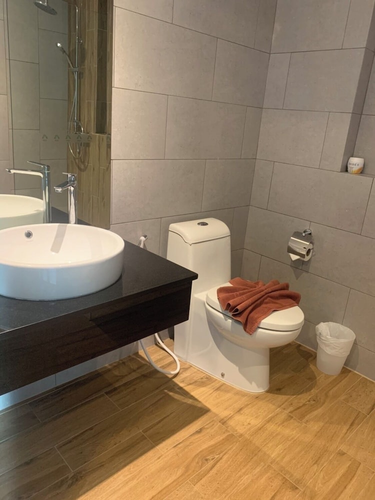 Atom Phuket Hotel -SHA Plus 48/50
