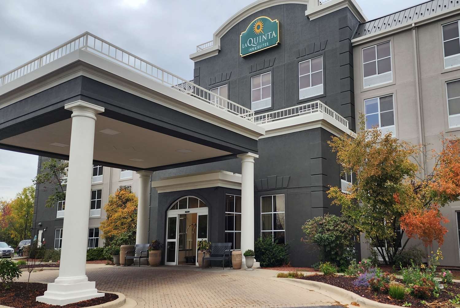 La Quinta Inn & Suites by Wyndham Milwaukee SW New Berlin 2/38