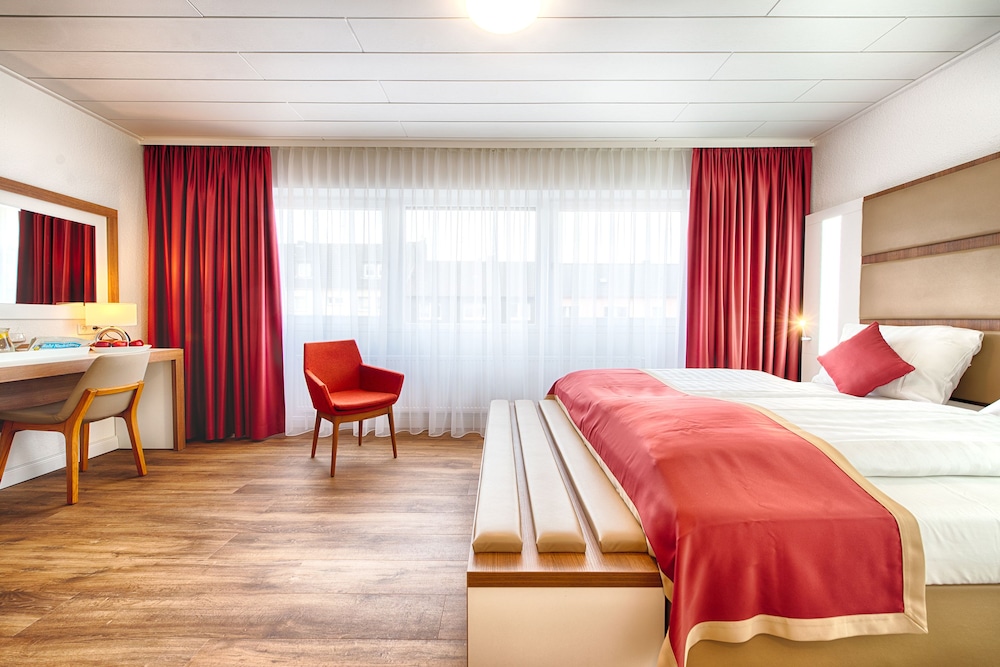 Hotel Senator 21/50
