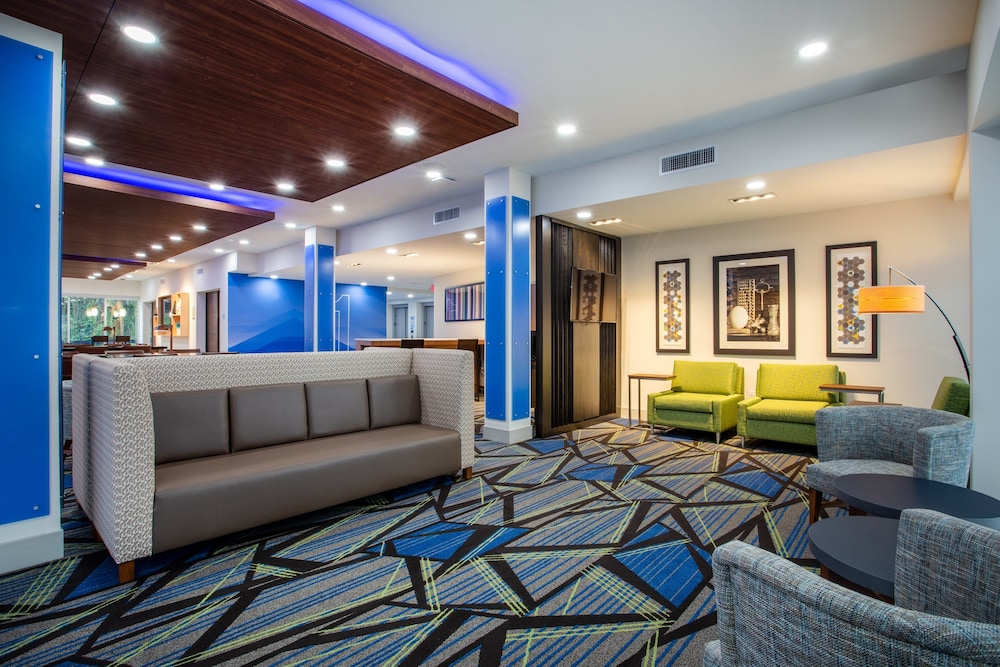 Holiday Inn Express And Suites Deland South 35/49
