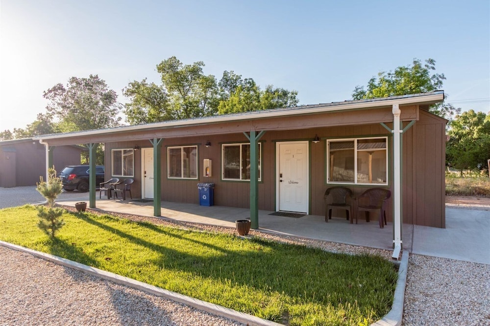 Hurricane Hideaway Lodging 4/46