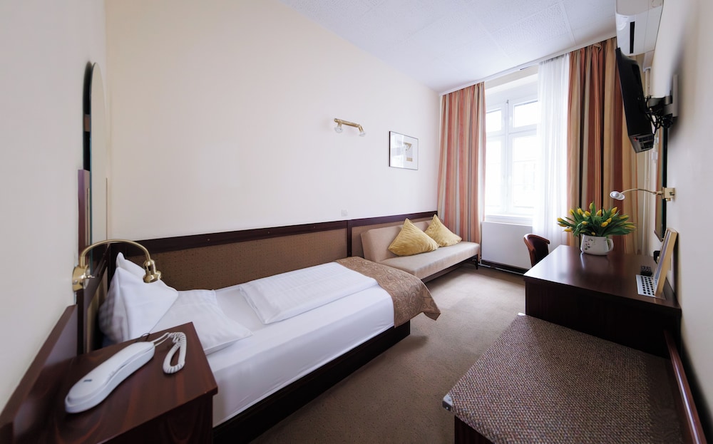 Hotel Continental 11/46