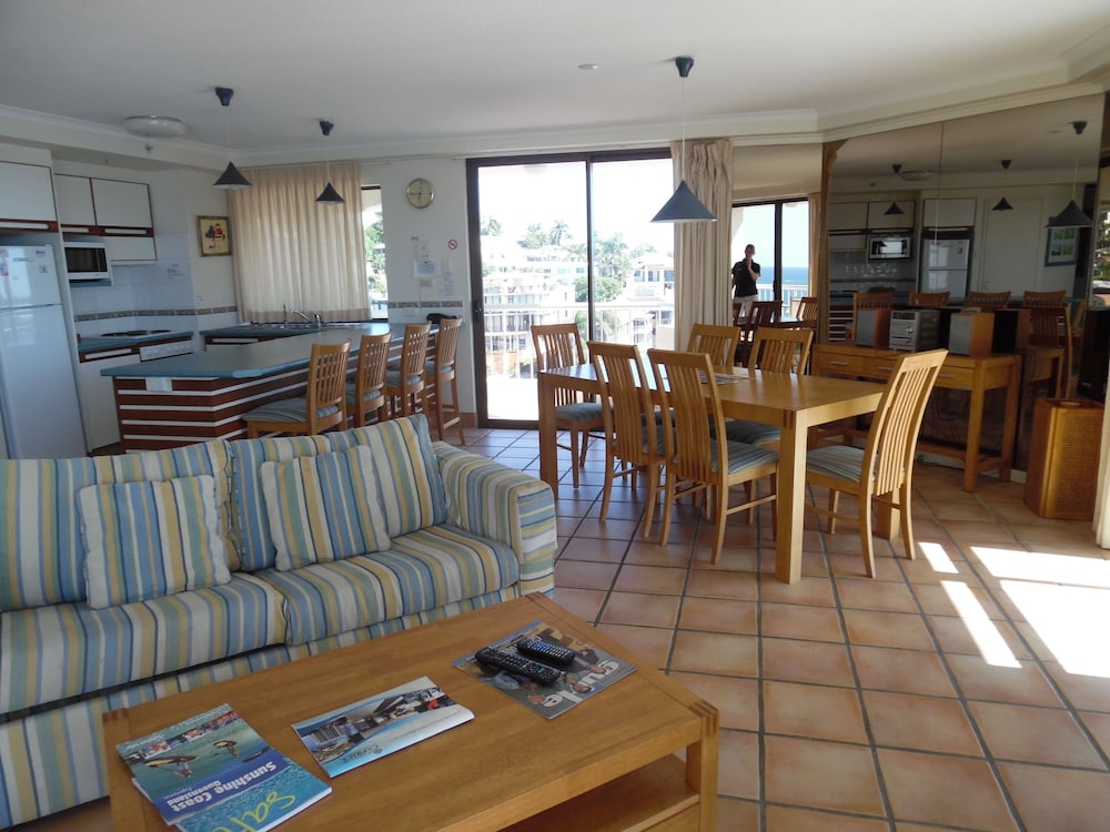 Coolum Caprice 54/76