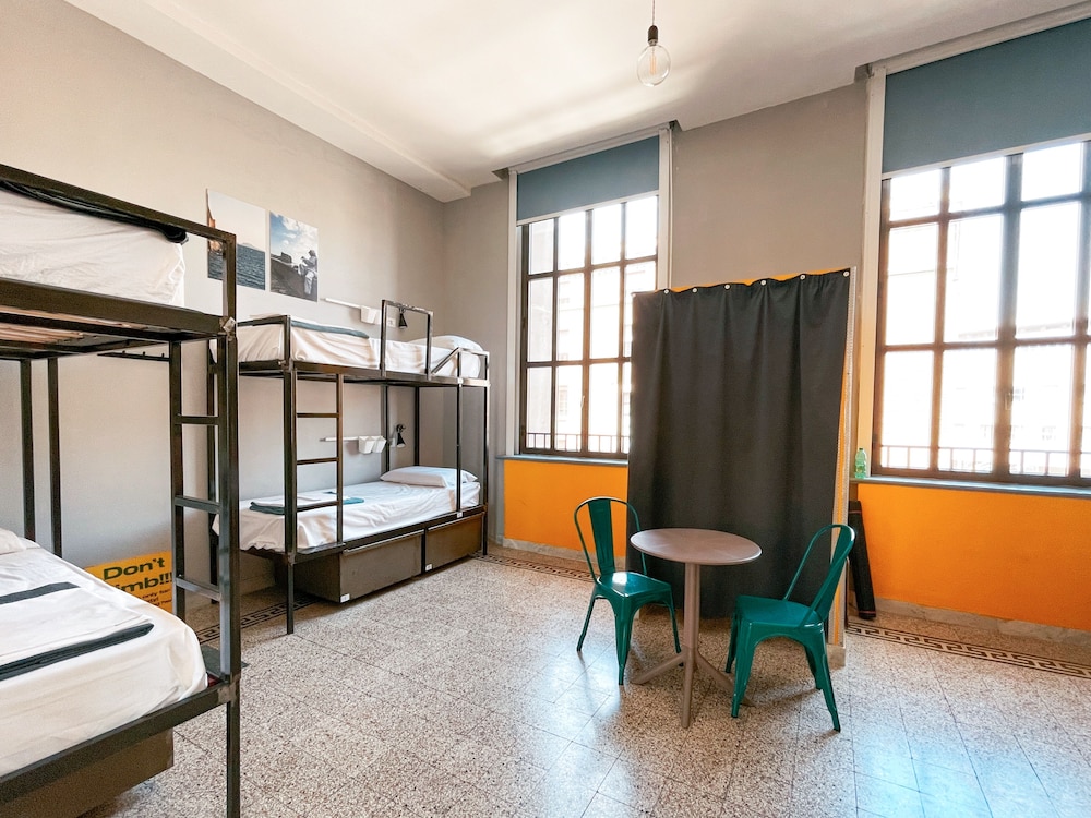 MIXED DORM, 10 PEOPLE