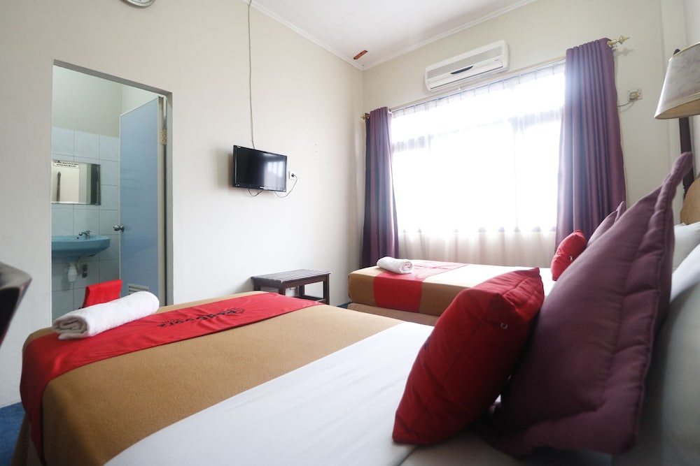 Reddoorz Plus @ Jalan Raden Intan Lampung 10/40