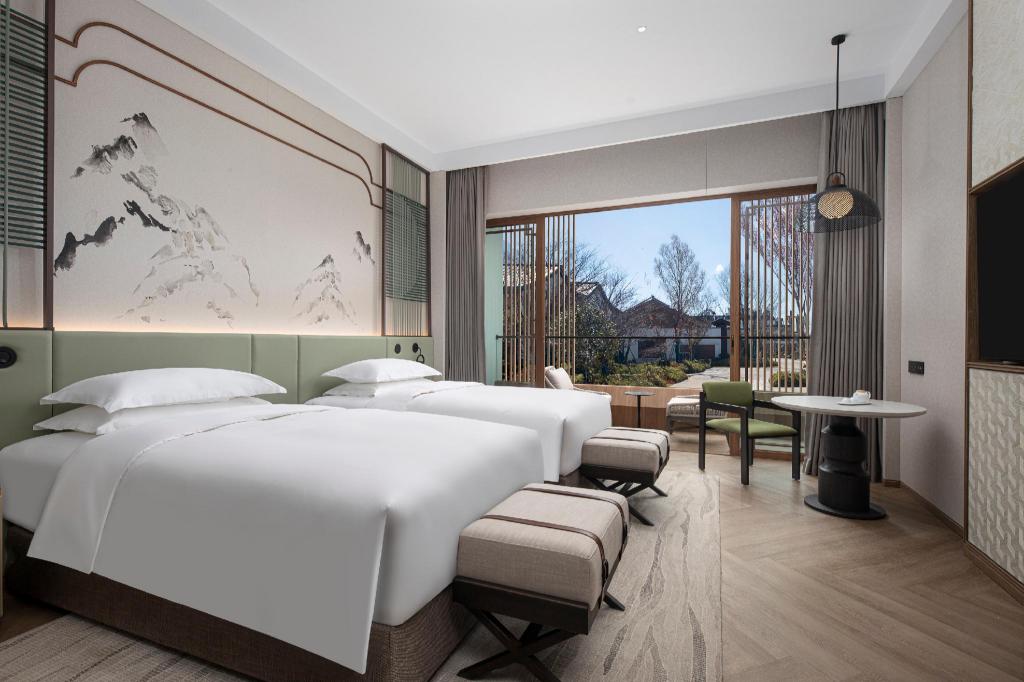 Mountain, Superior, Pavilion, 2 Double Beds