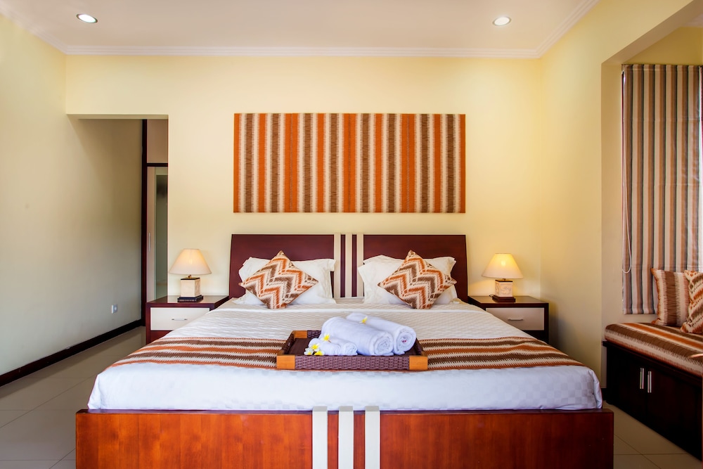 Tiga Samudra Villa 8/50