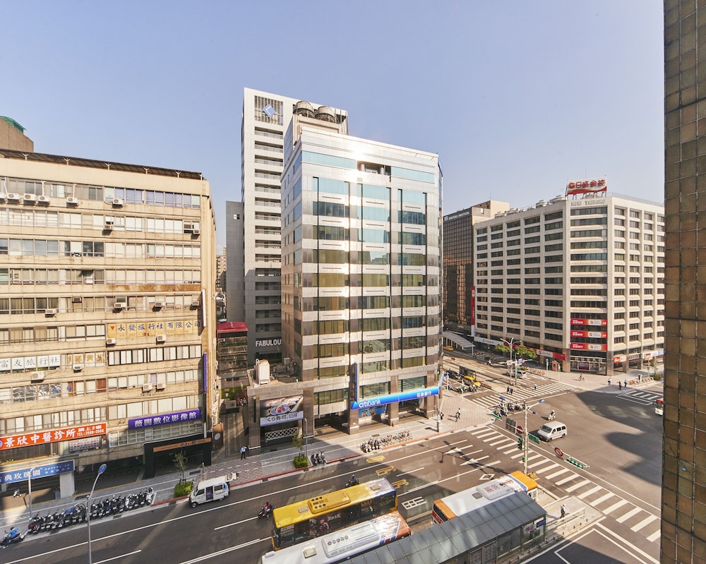 Bon Hotel Taipei 61/66
