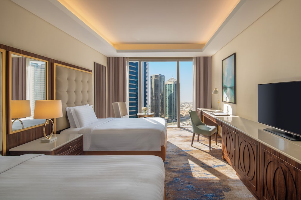 Dusit Doha Hotel 10/66