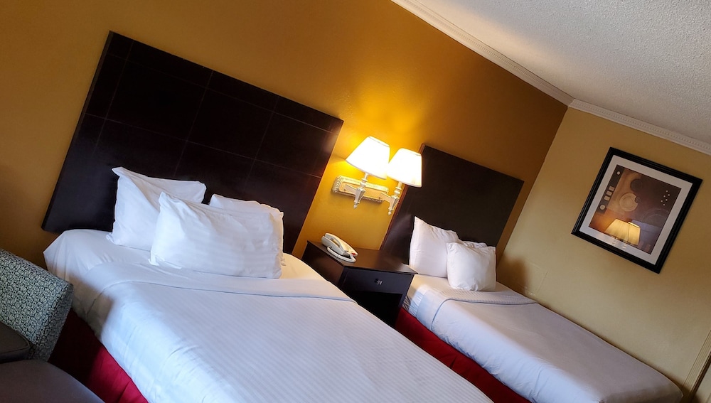 Americas Best Value Inn Suites Pensacola 13/30