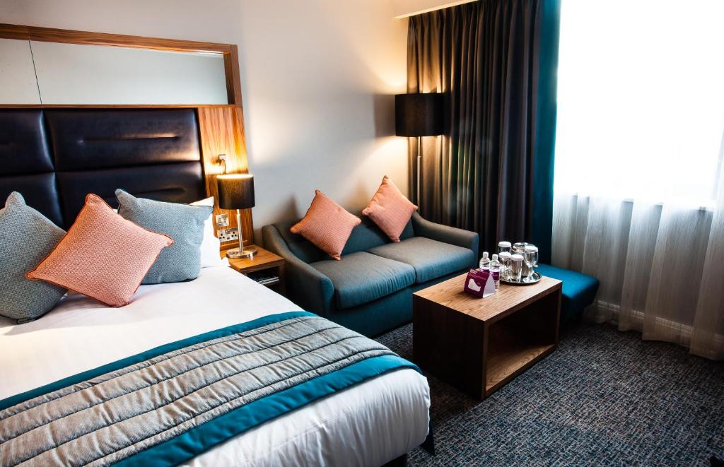 Junior Suite, Queen Bed, Lounge Access, Crowne Plaza Leeds Hotel 3/6