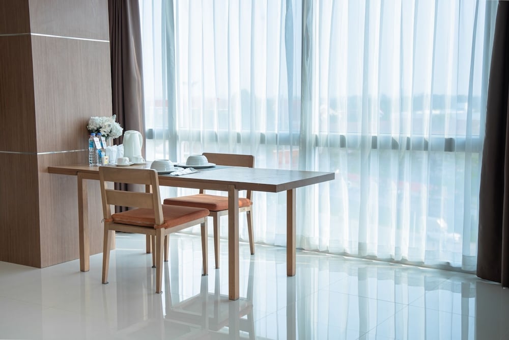 42C The Chic Hotel 45/49