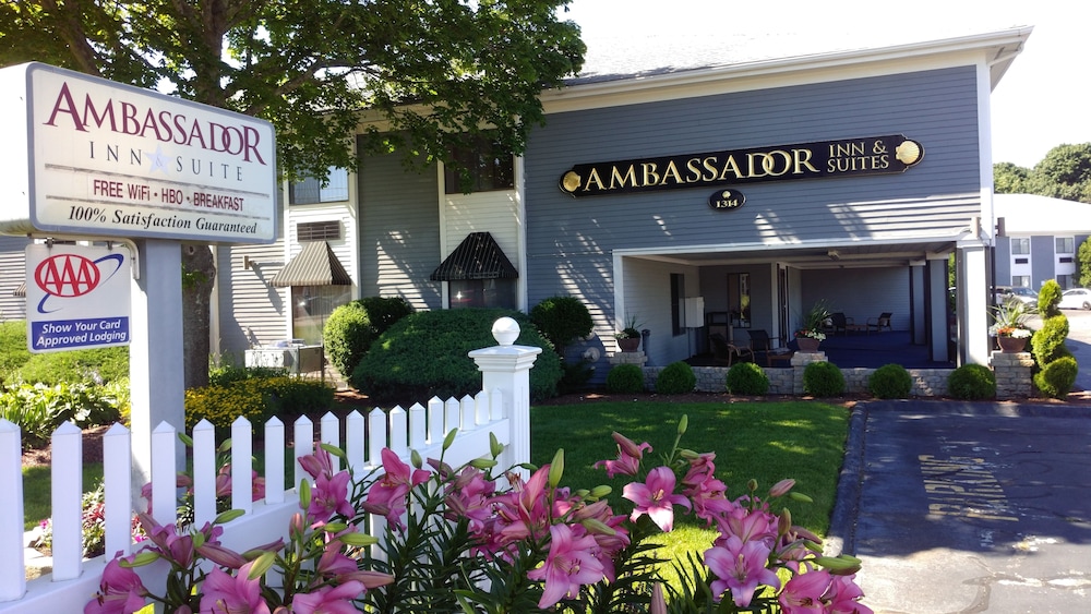 Ambassador Inn Suites 3/43