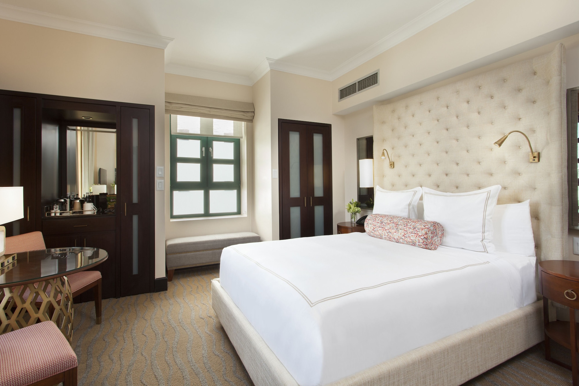 HERITAGE, KING BED
