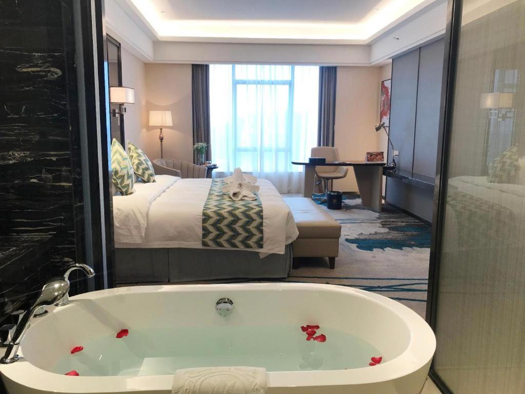 Yucca Hotel 48/49