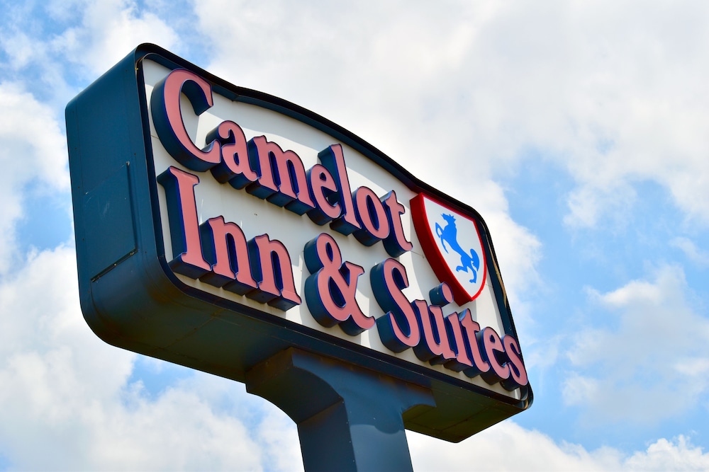 Camelot Inn &amp; Suites Highway 290/NW Freeway 3/36