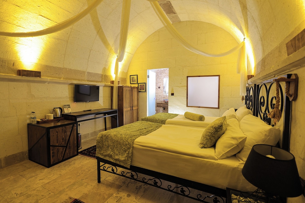 Ortahisar Cave Hotel 10/50