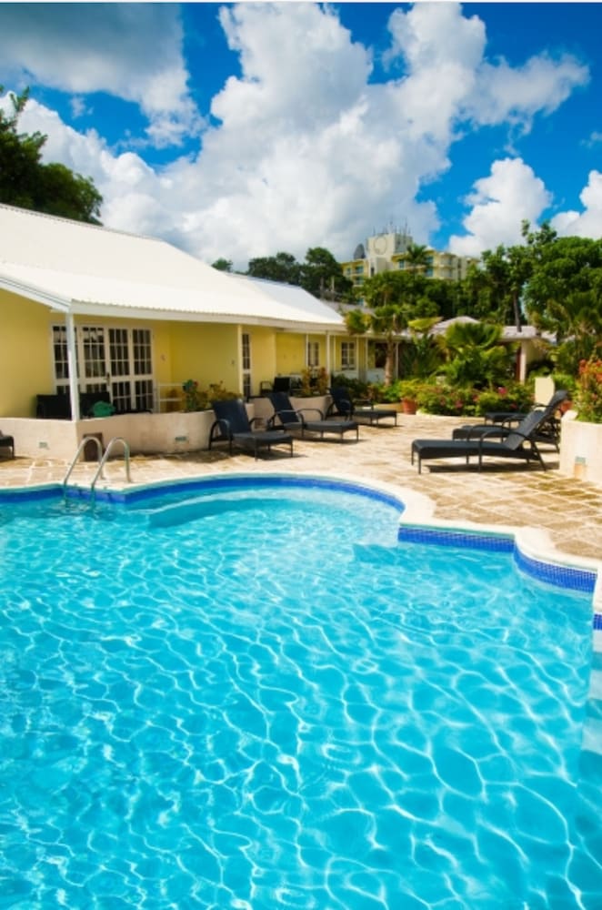 Island Inn Hotel  Barbados in BRIDGETOWN