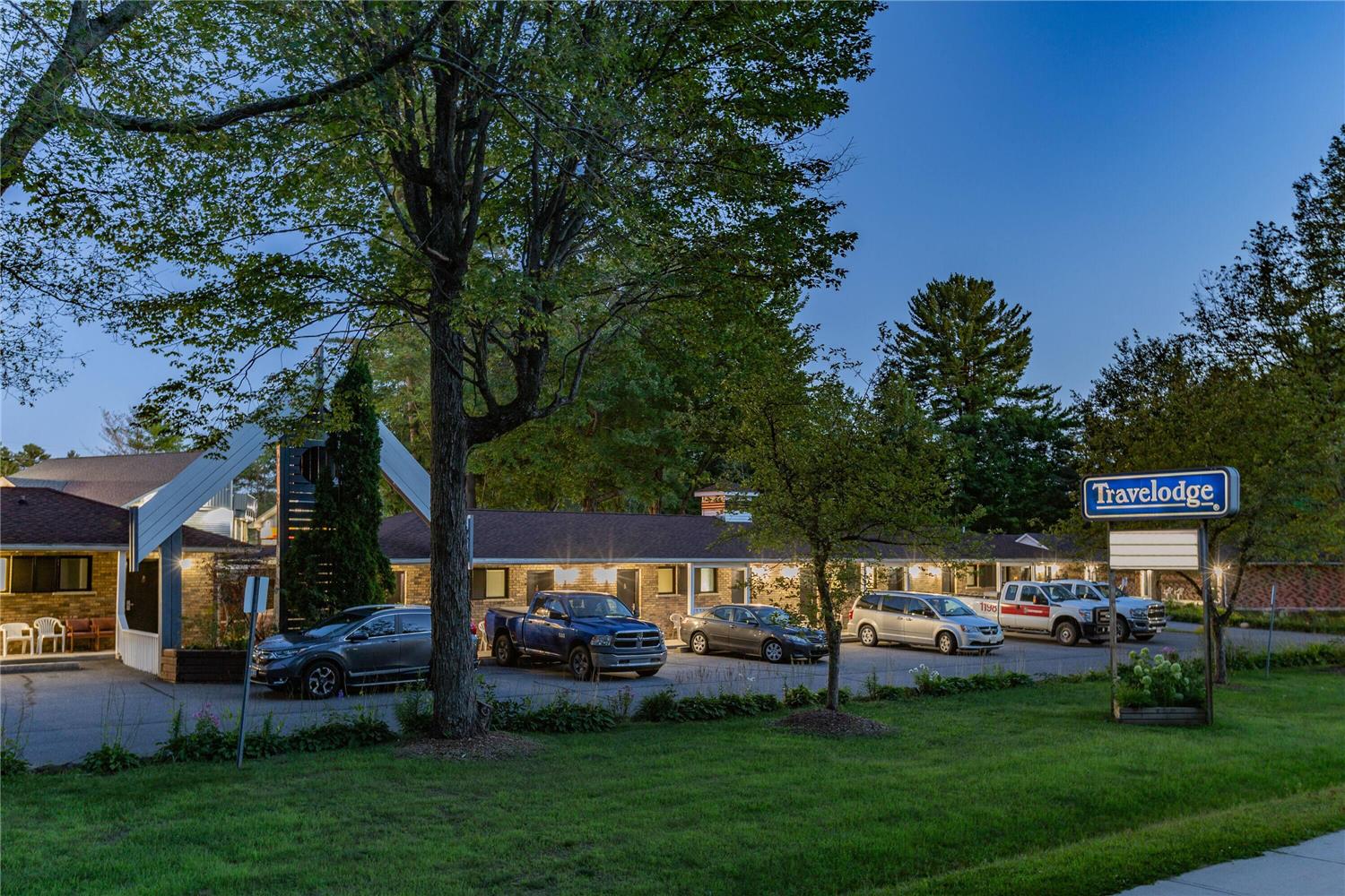 Travelodge By Wyndham Bracebridge 8/13