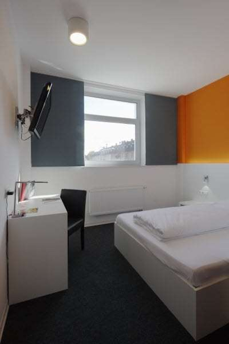 MK HOTEL STUTTGART 12/16