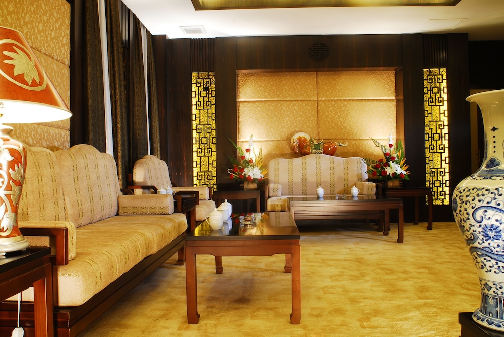Grand Mercure On Renmin Square 38/64