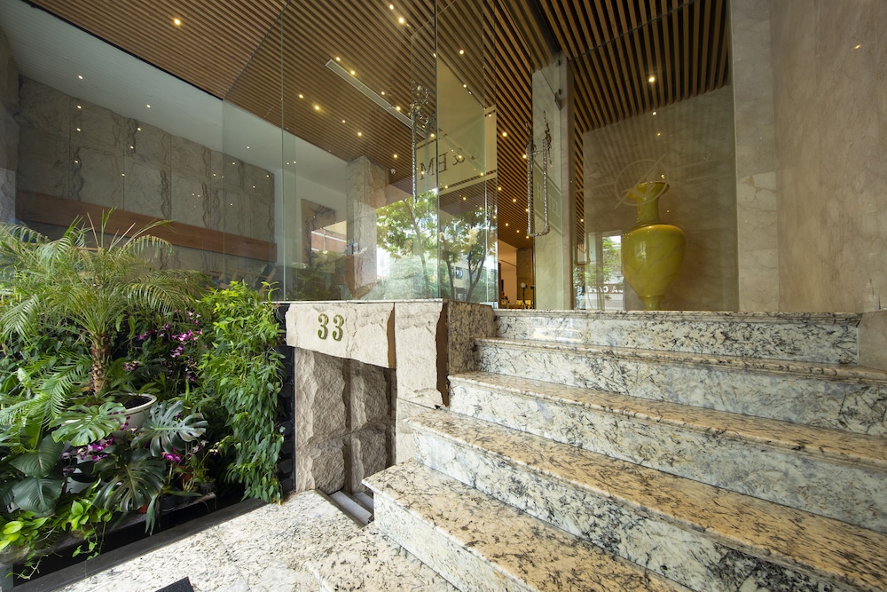A&Em Art Hotel 12/66