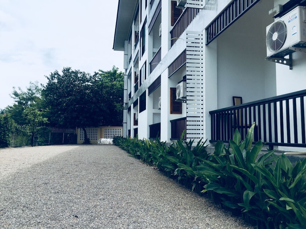 Phetcharat Grand Hotel Maesot 42/50