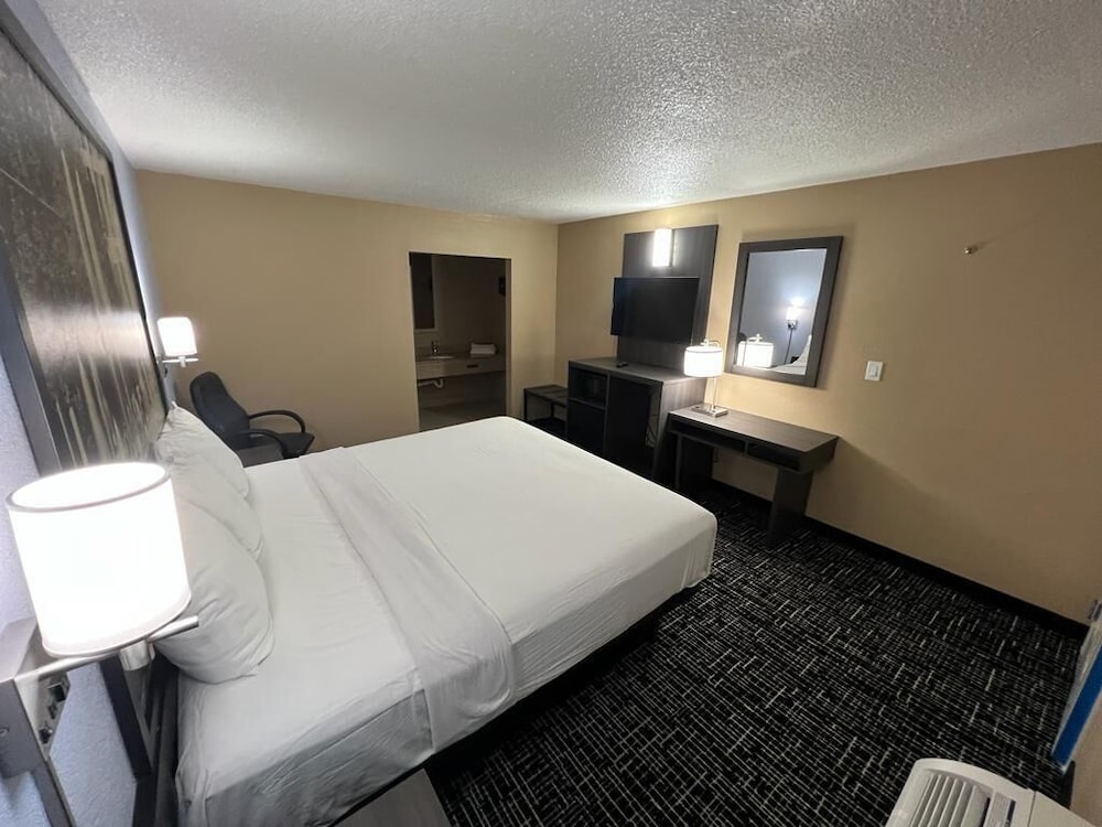 Super 8 by Wyndham Paducah I-24 Exit 4 34/60