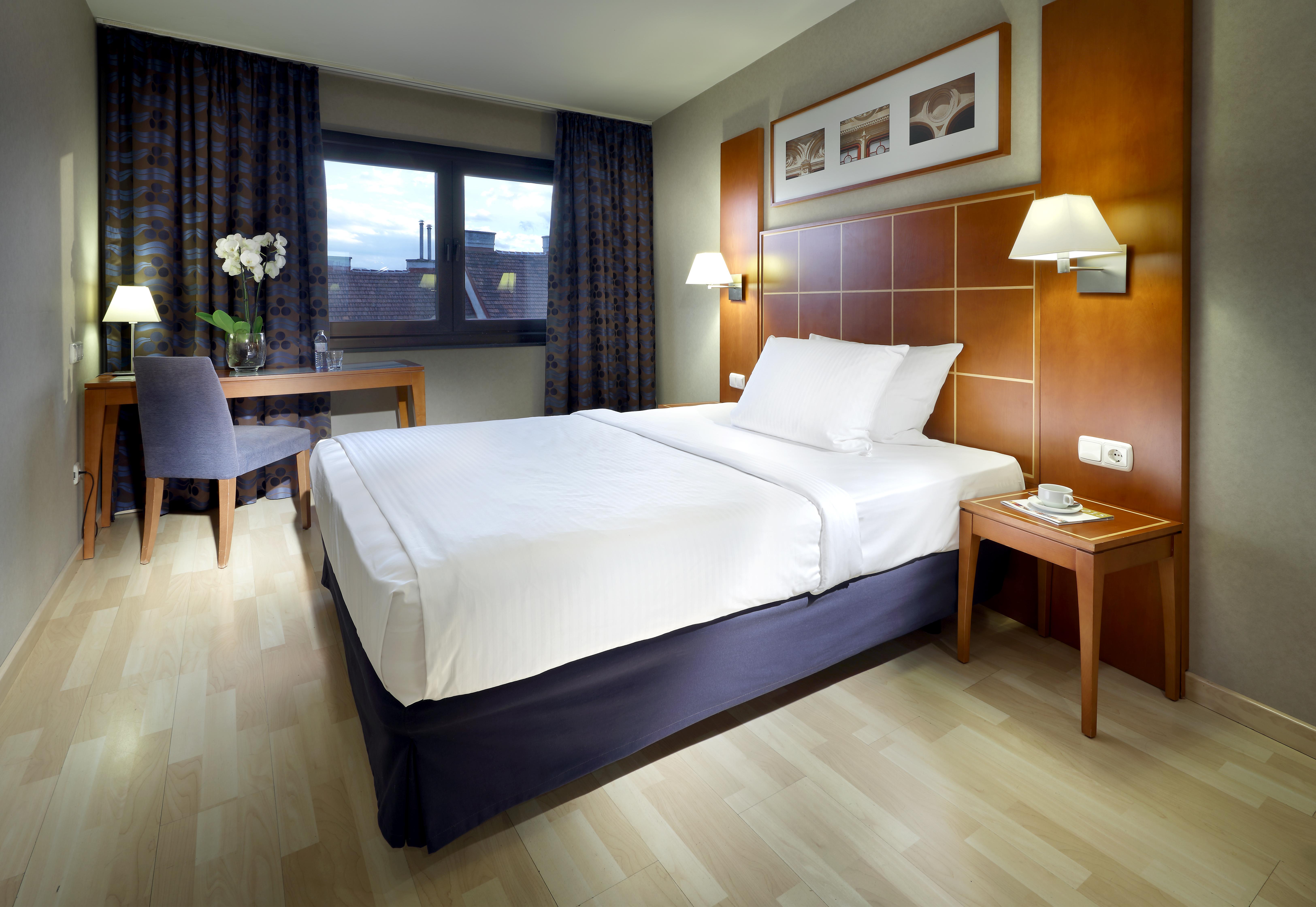 Room, Single, Double or Twin Bed