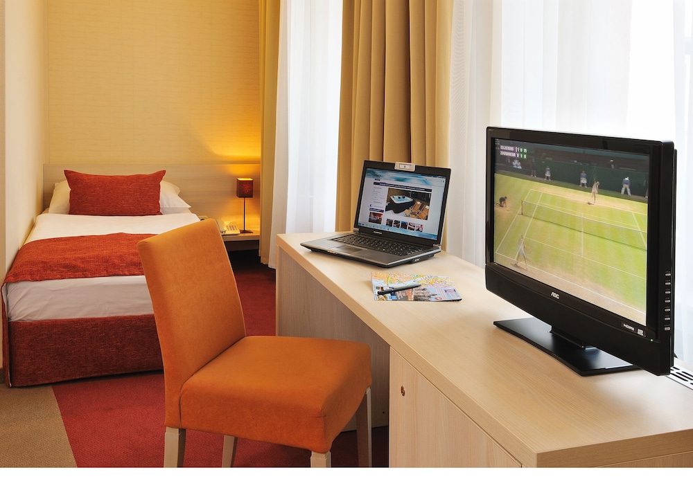 Star Hotel by Mellow Mood Hotels 43/45