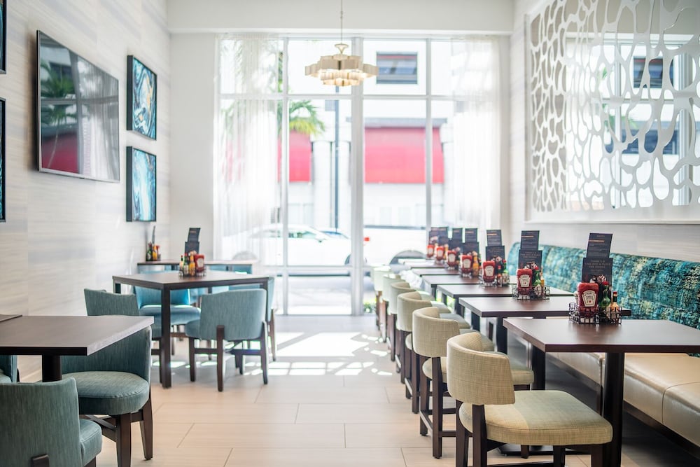 Hyatt Place West Palm Beach/Downtown 58/70