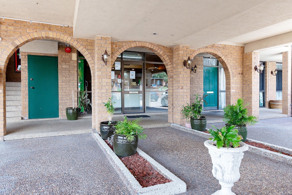 Cumberland Motor Inn 12/31
