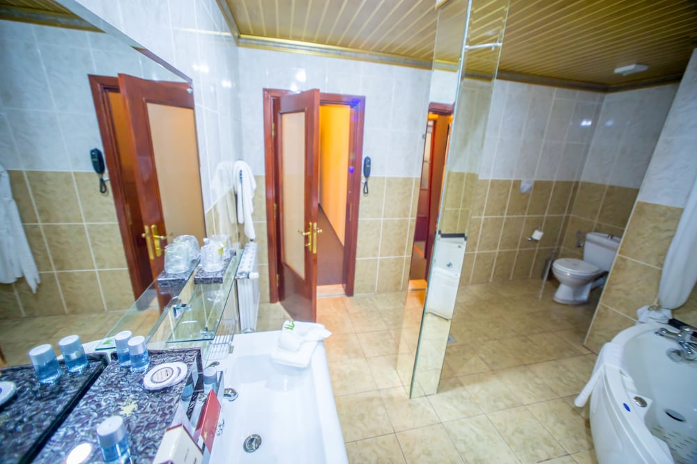 Bucharest Comfort Suites 62/66