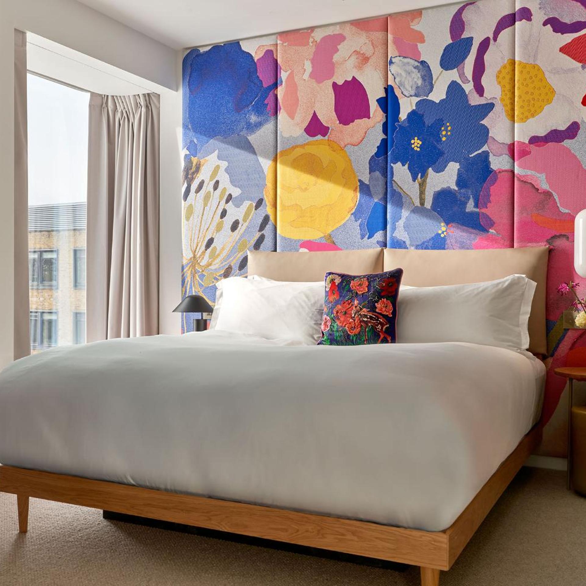 Mayfair, Suite
