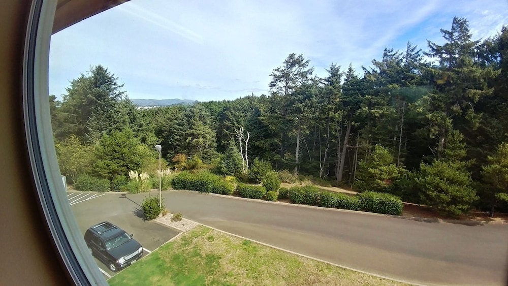 Palace Inn Suites Lincoln City 36/38