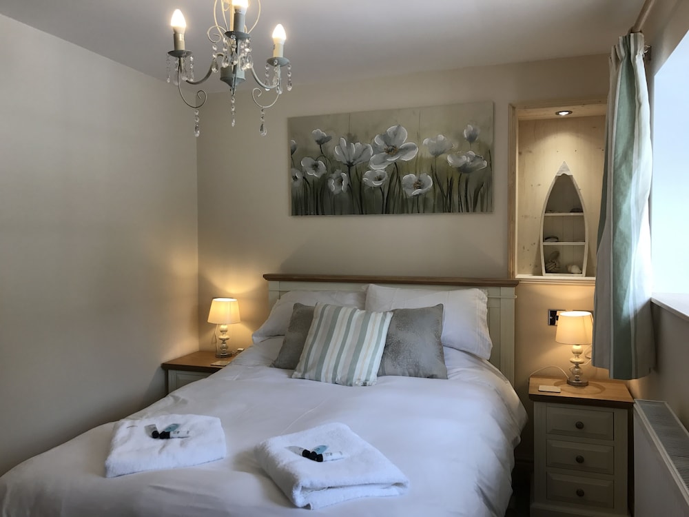 The Waterwheel Inn 5/50