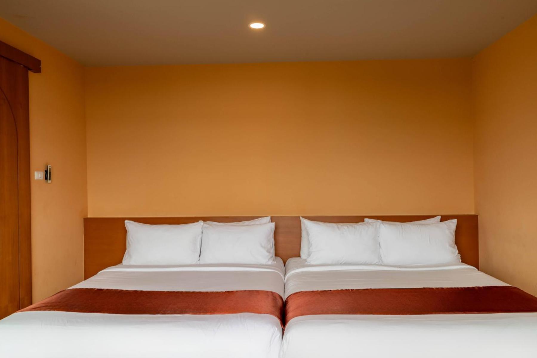 Family Suite, Town View, ROYAL PINEAPPLE HOTEL a welcome to wealth and good fortune 3/7