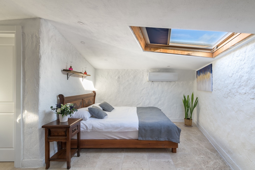 SKY, PENTHOUSE