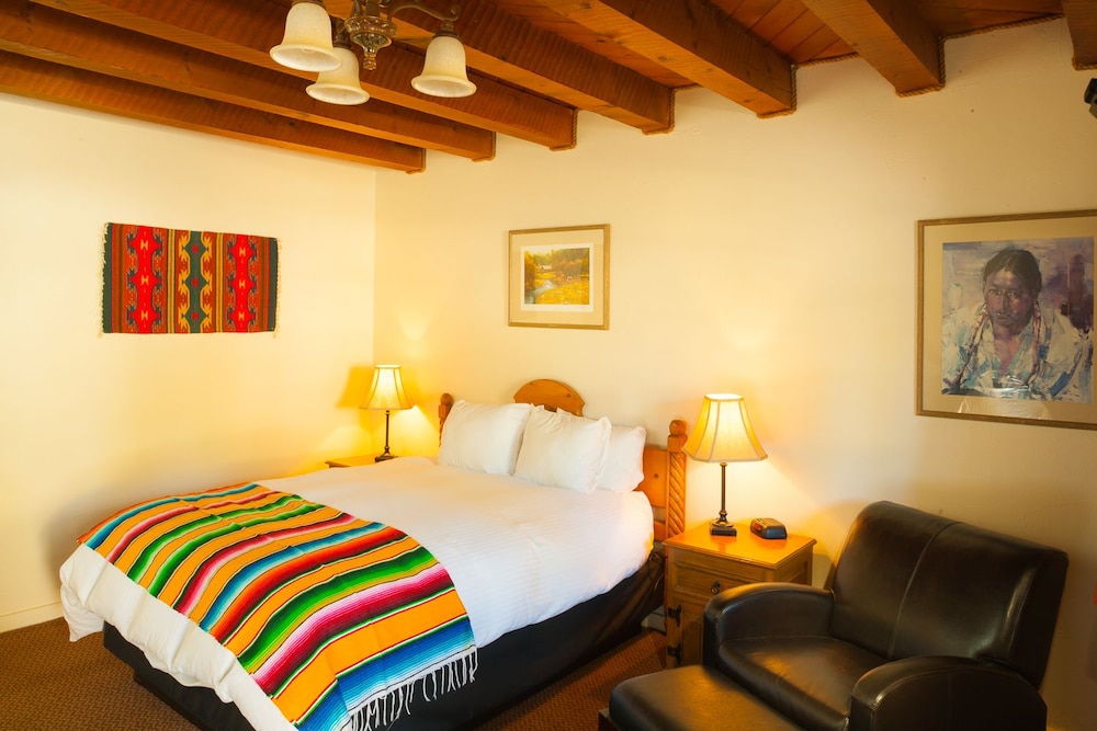 El Pueblo Lodge 29/71