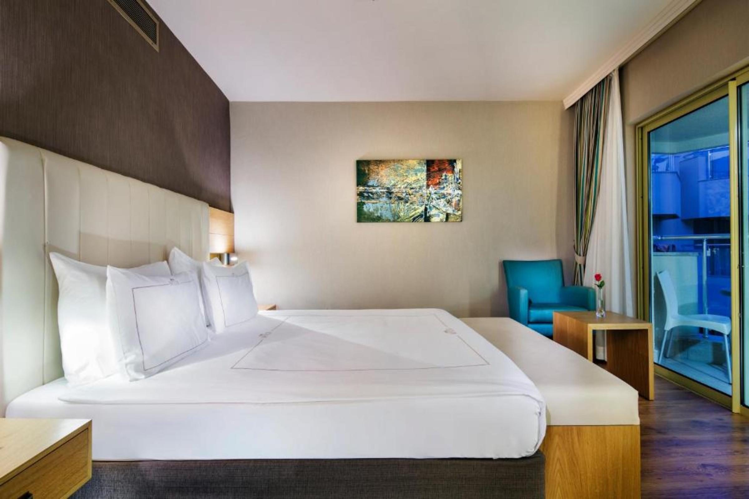 Room, Double Bed, Land View
