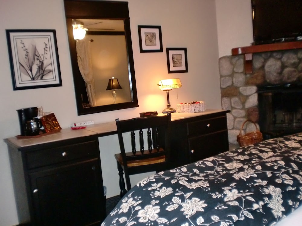 North Shore Inn 57/70