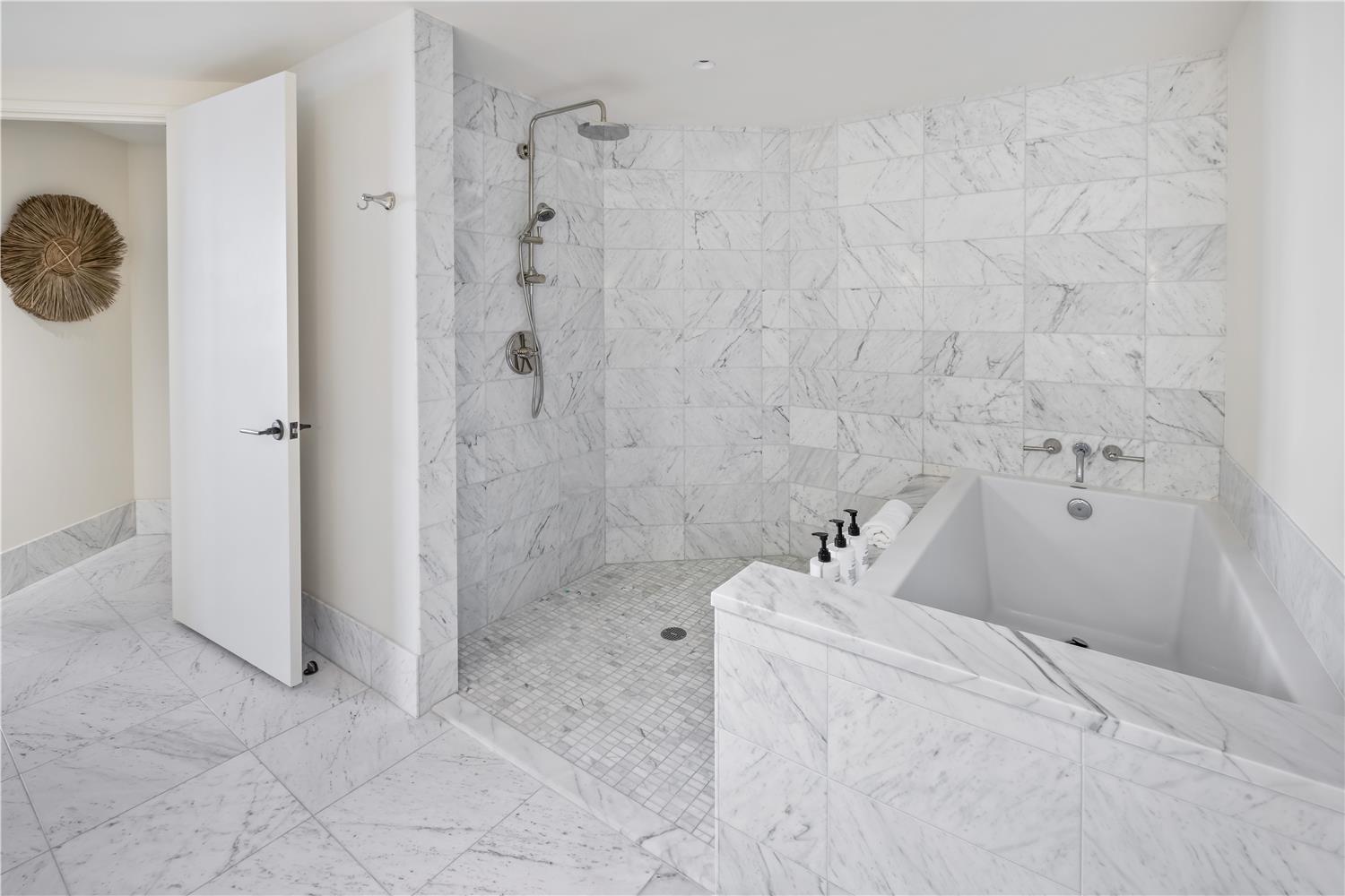 Ka Lai Waikiki Beach, LXR Hotels & Resorts 121/123
