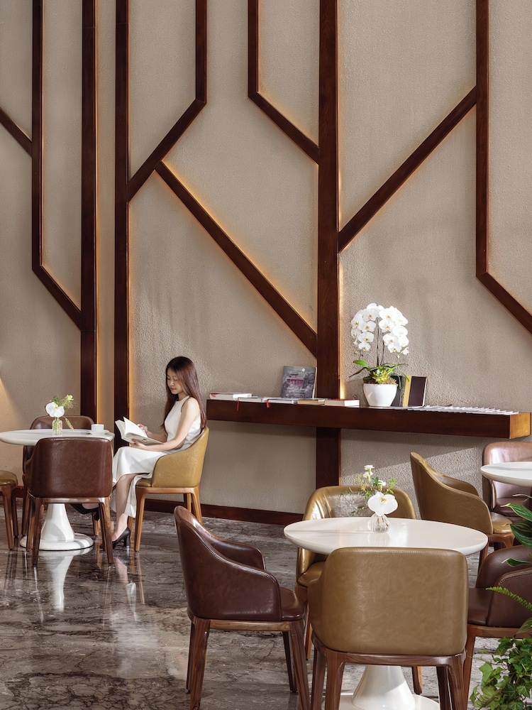 Orchids Hotel Saigon 12/70