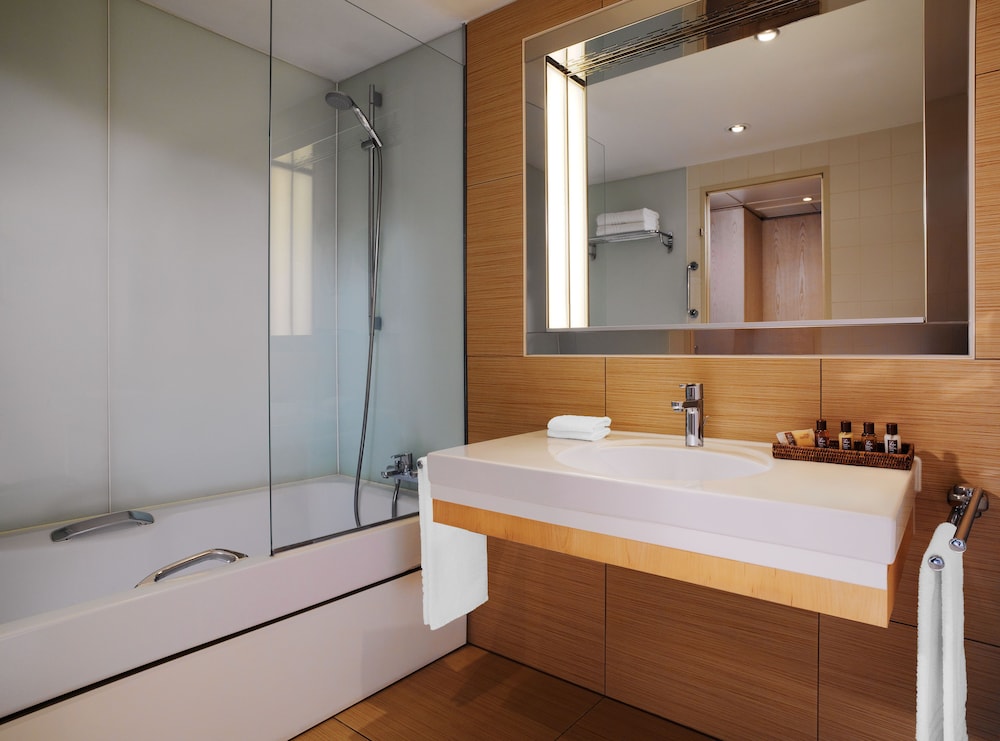 غرفة كلاسيكية بسرير كينج، SHERATON BERLIN GRAND HOTEL ESPLANADE 6/6